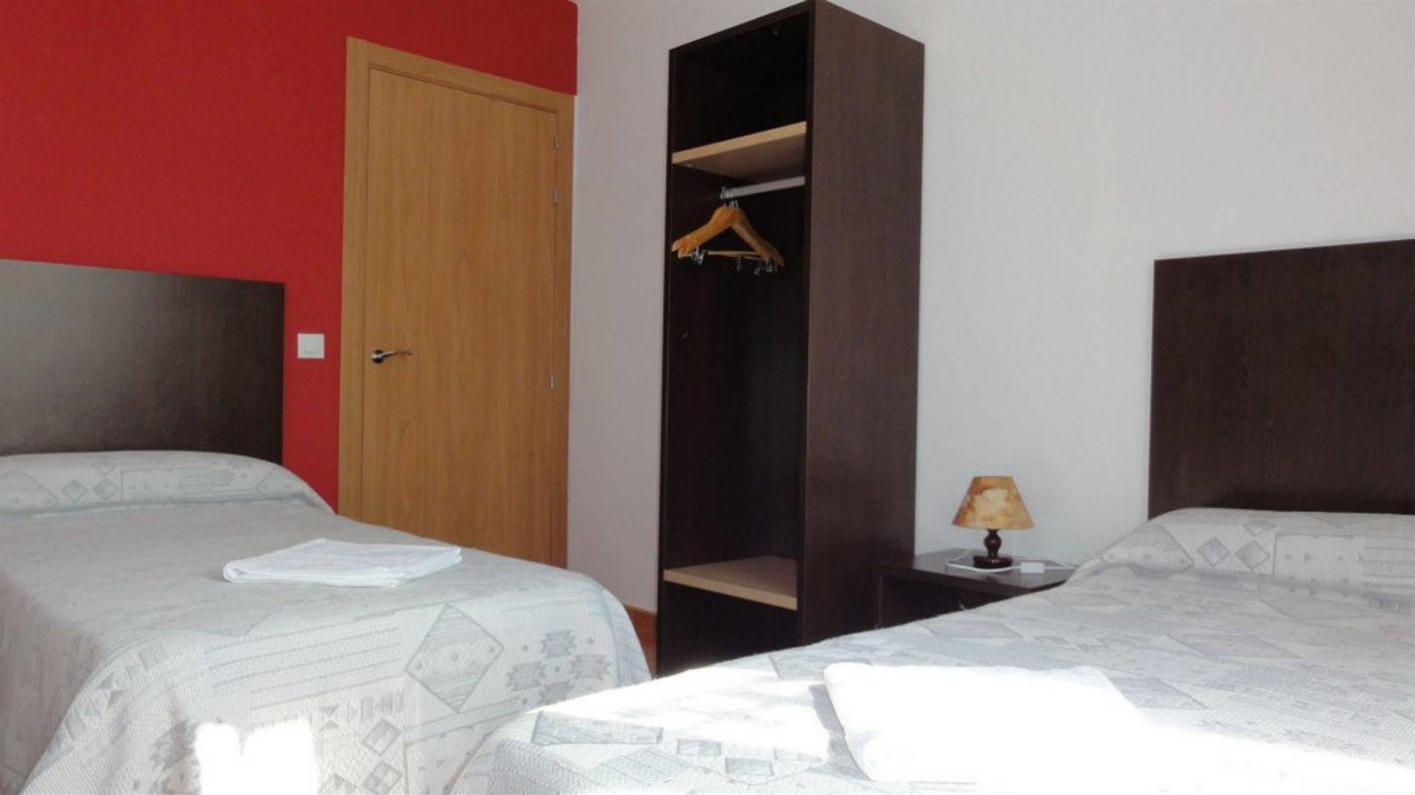 Aparthotel Can Gallart Санта-Кулома-да-Фарнес Екстер'єр фото