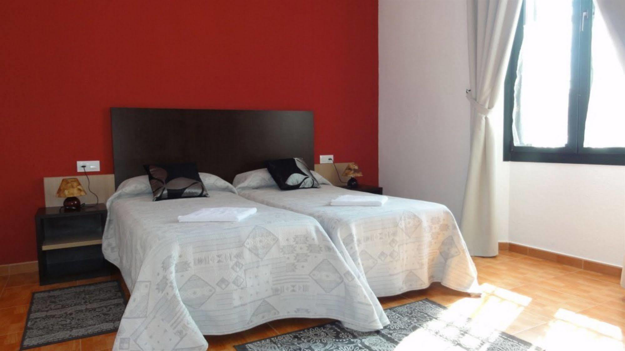 Aparthotel Can Gallart Санта-Кулома-да-Фарнес Екстер'єр фото